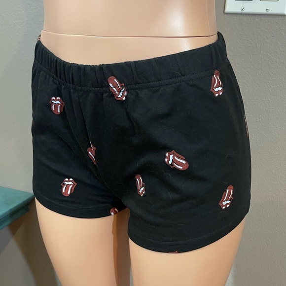 the Rolling Stones Pants - NWOT Rolling Stones black badass booty gym shorts